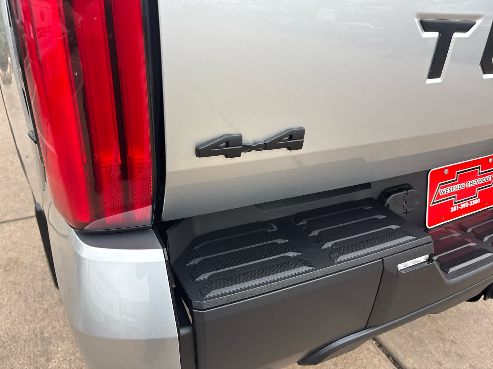 2024 Toyota Tundra 4WD SR5