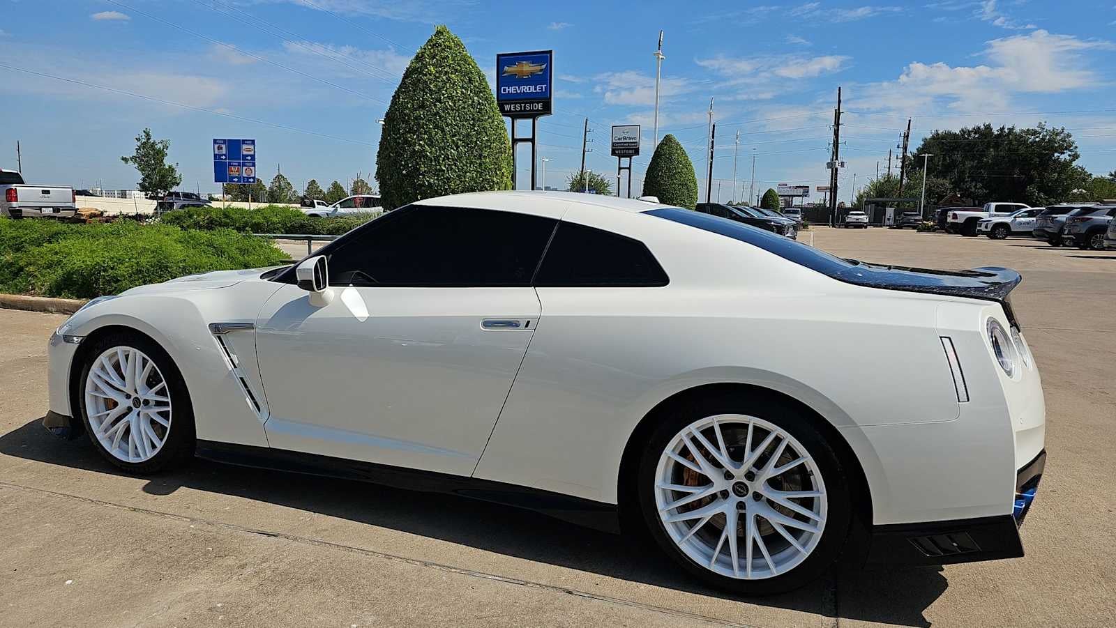 2023 Nissan GT-R Premium