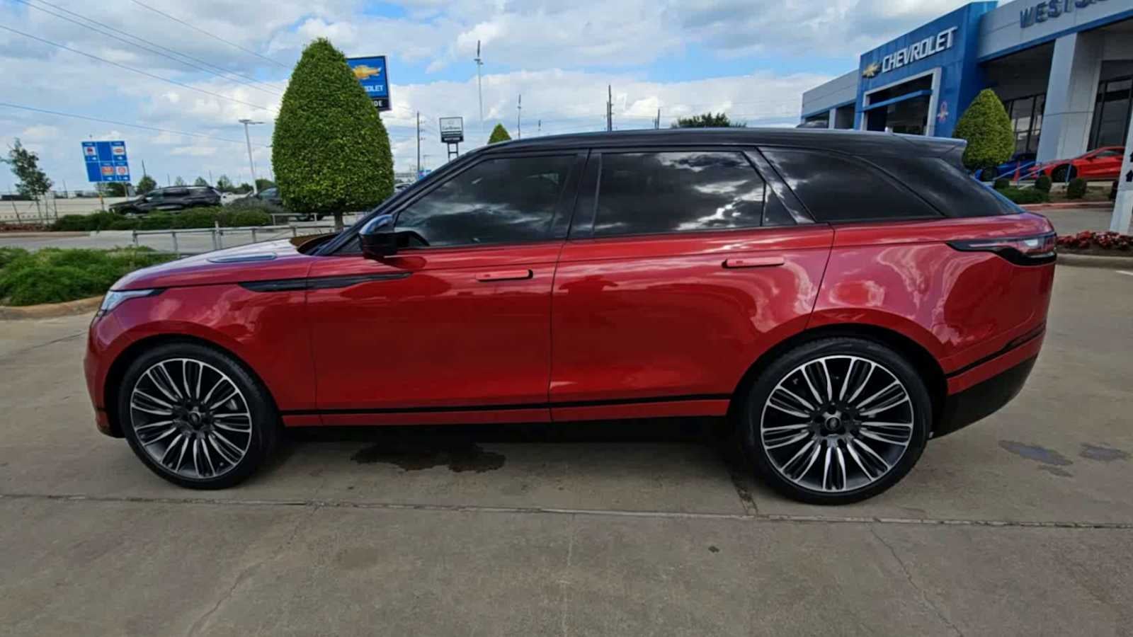 2022 Land Rover Range Rover Velar P250 R-Dynamic S